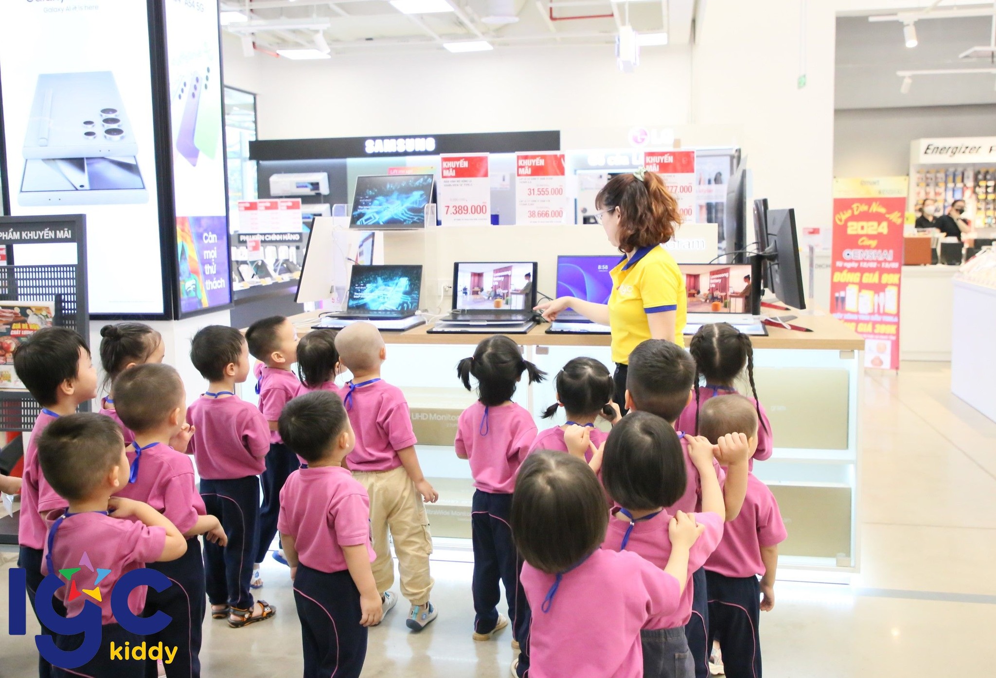 CÙNG CHÚNG TỚ GẶP GỠ ROBOT BESO KHỔNG LỒ