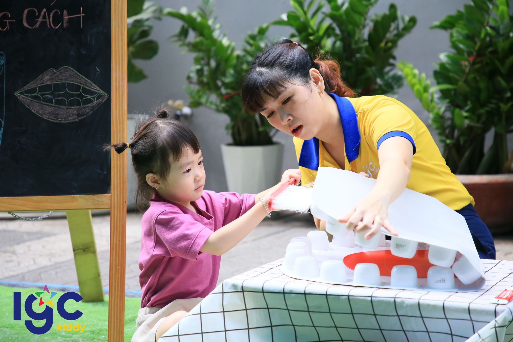 BÉ ĐÁNH RĂNG ĐÚNG CÁCH – BẢO VỆ NỤ CƯỜI XINH