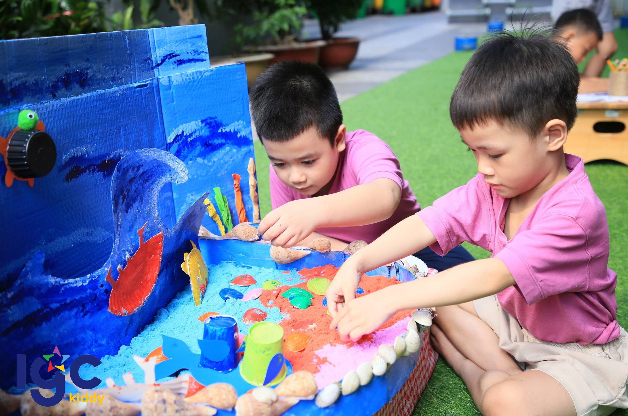 THẾ GIỚI ĐẠI DƯƠNG QUA ĐÔI BÀN TAY BÉ