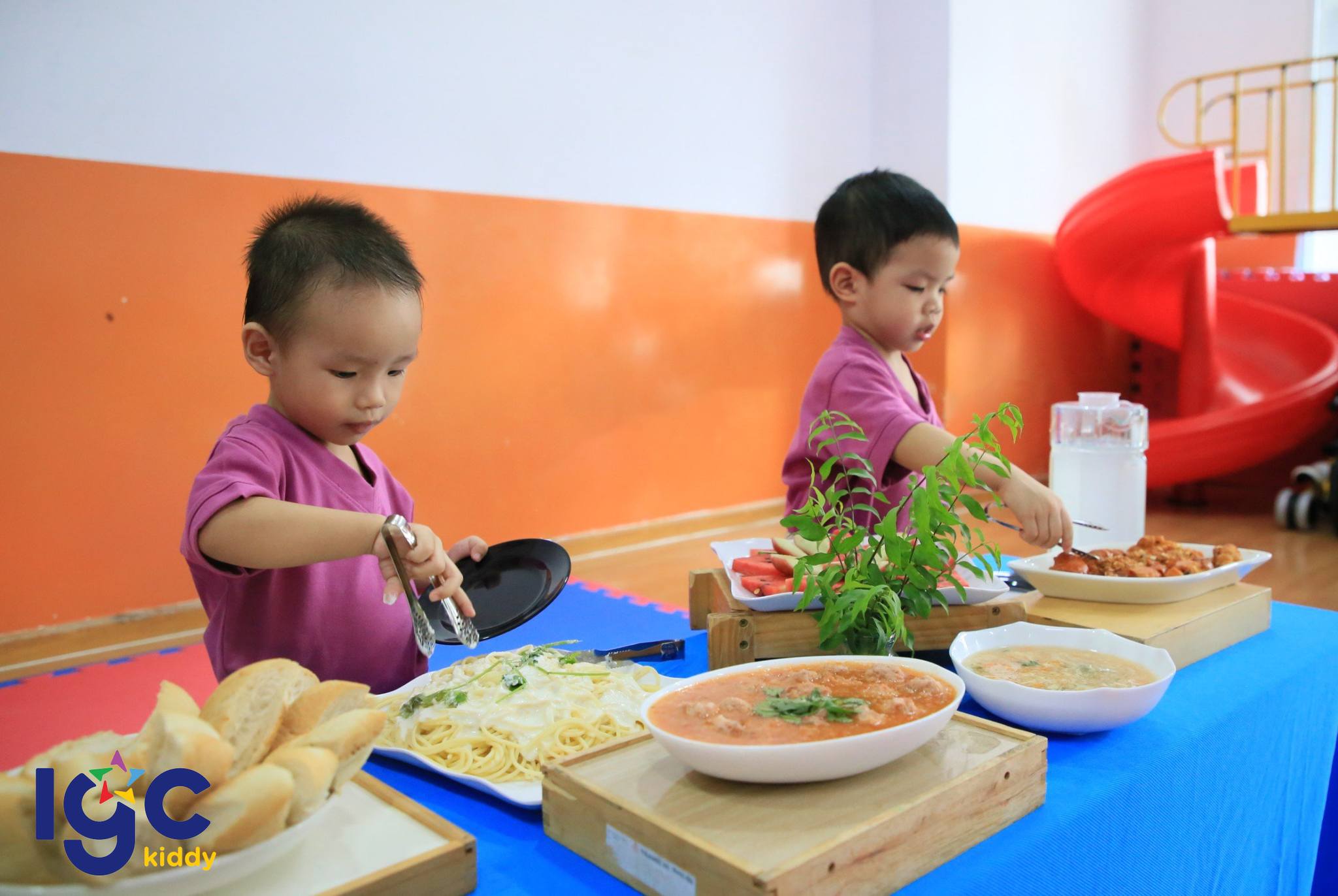 NHỮNG KHOẢNH KHẮC ĐÁNG YÊU CỦA BỮA TIỆC BUFFET THÁNG 6