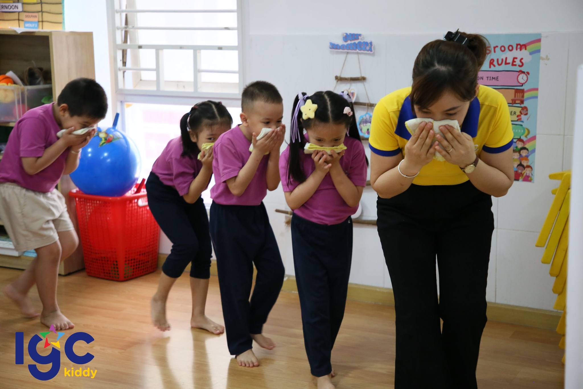 CÙNG CÁC “SIÊU NHÂN” NHỎ DIỄN TẬP PHÒNG CHÁY CHỮA CHÁY