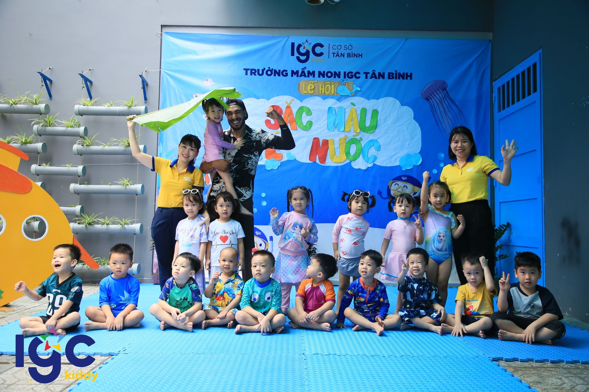 VUI HẾT NẤC CÙNG LỄ HỘI SẮC MÀU VÀ TÉ NƯỚC