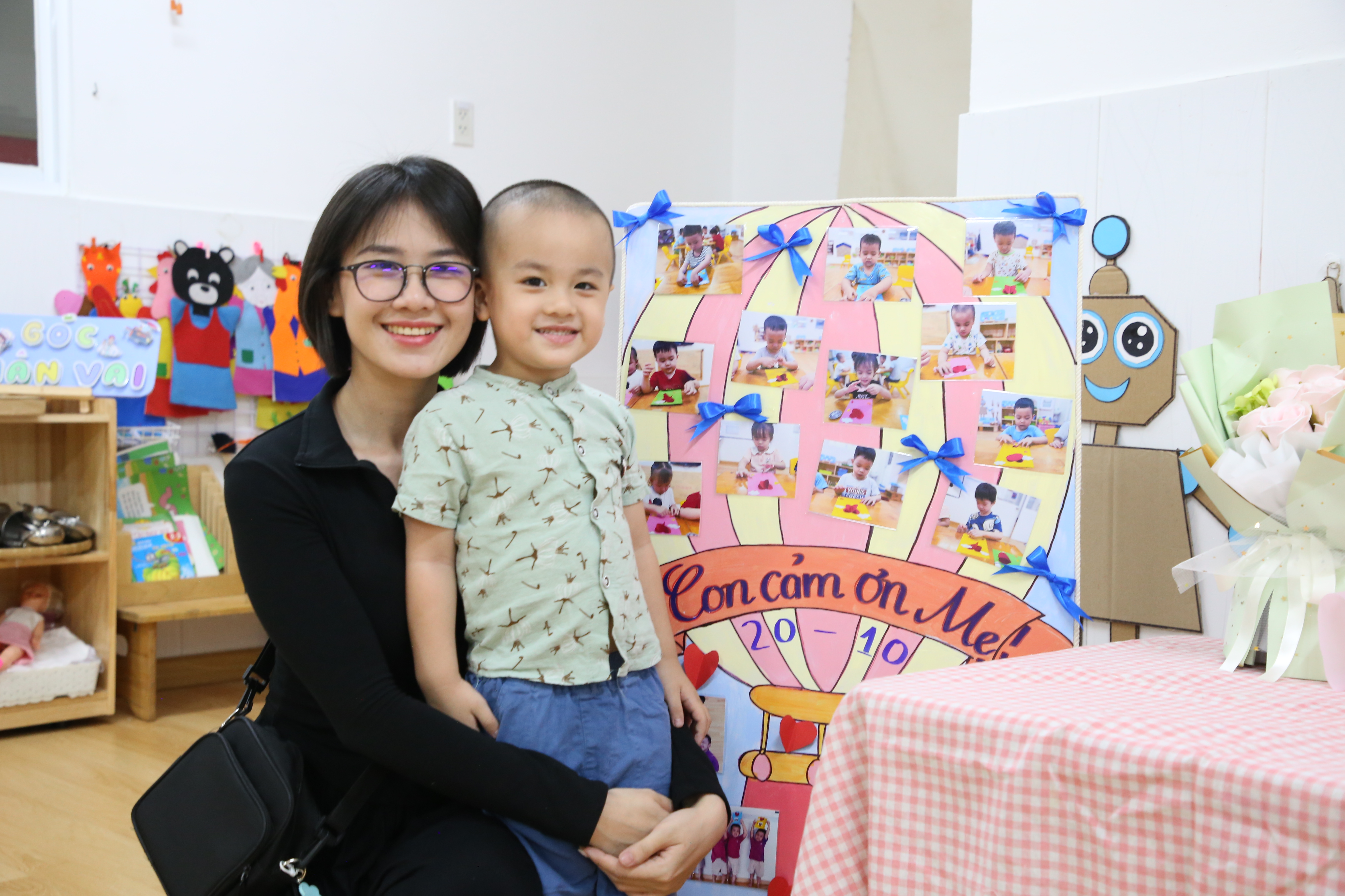 20/10 - CÙNG BÉ YÊU THỂ HIỆN TÌNH YÊU QUA NHỮNG HOẠT ĐỘNG SÁNG TẠO