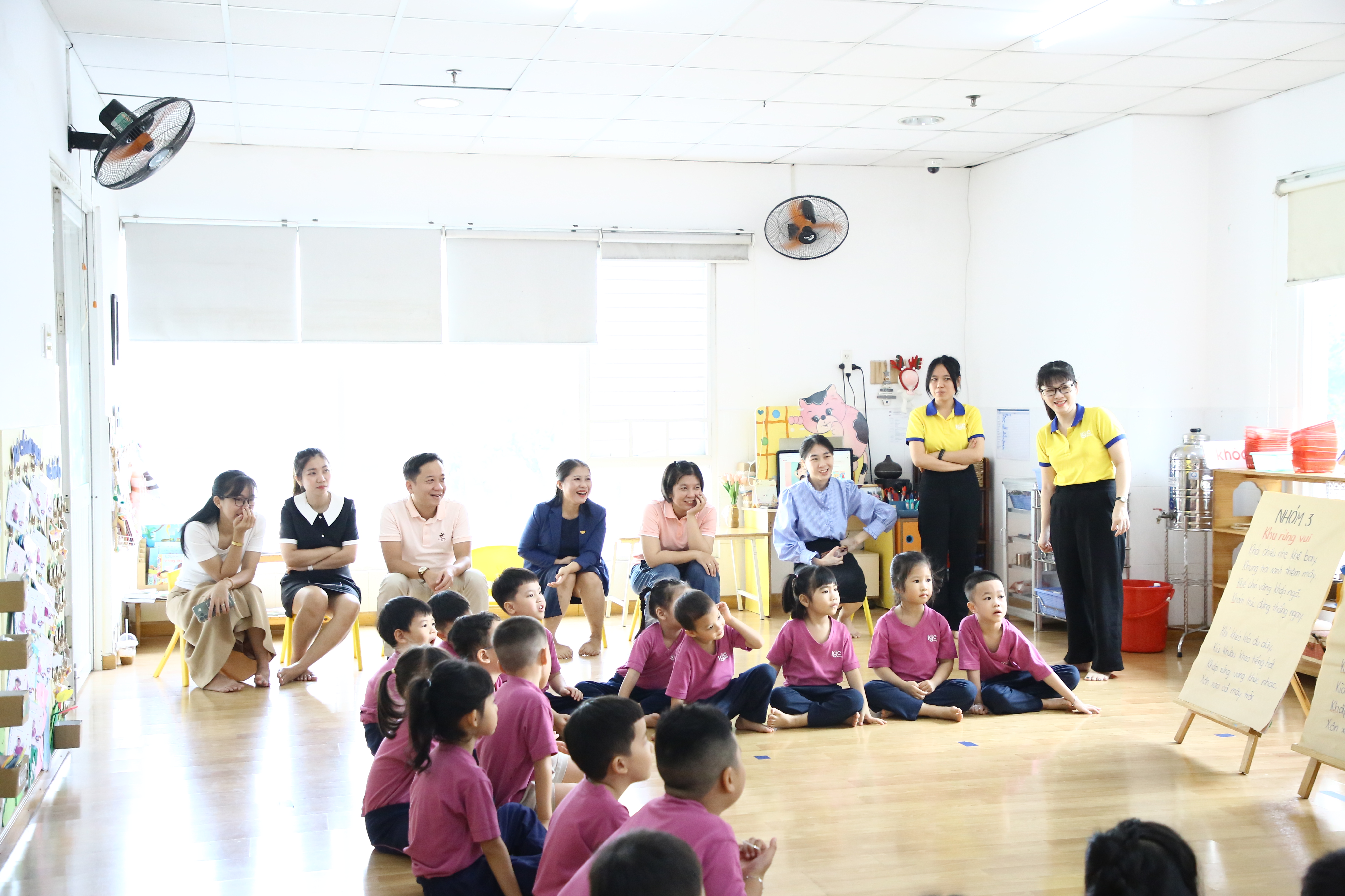 BA MẸ TRẢI NGHIỆM “VUI HỌC CÙNG CON” – NHÌN THẤY SỰ TRƯỞNG THÀNH CỦA CÁC BÉ LỚP WHALE