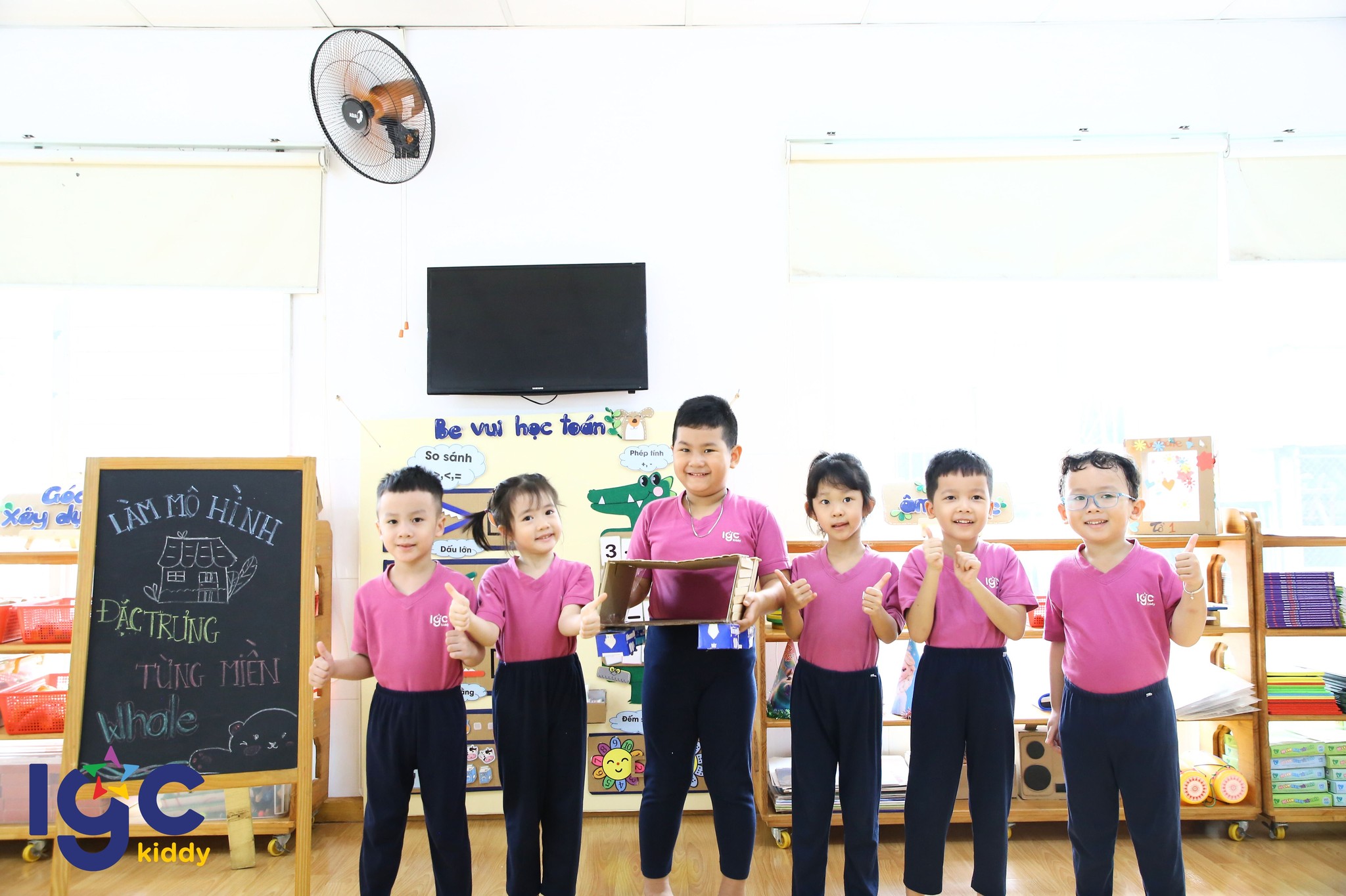 VIỆT NAM QUÊ HƯƠNG TÔI” – KHI CON HỌC BẰNG CẢ TRÁI TIM VÀ ĐÔI TAY