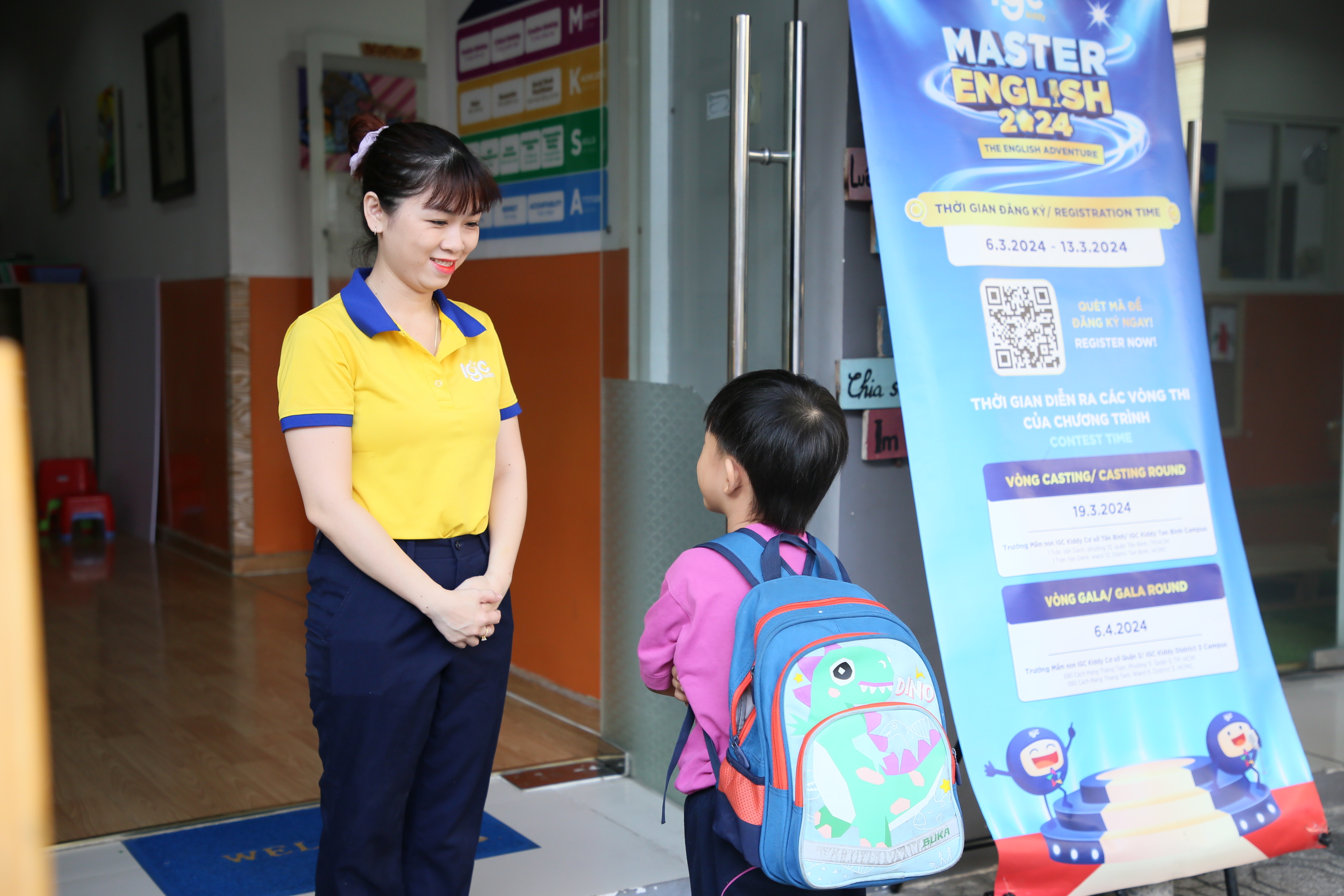 1. Đón bé vào lớp