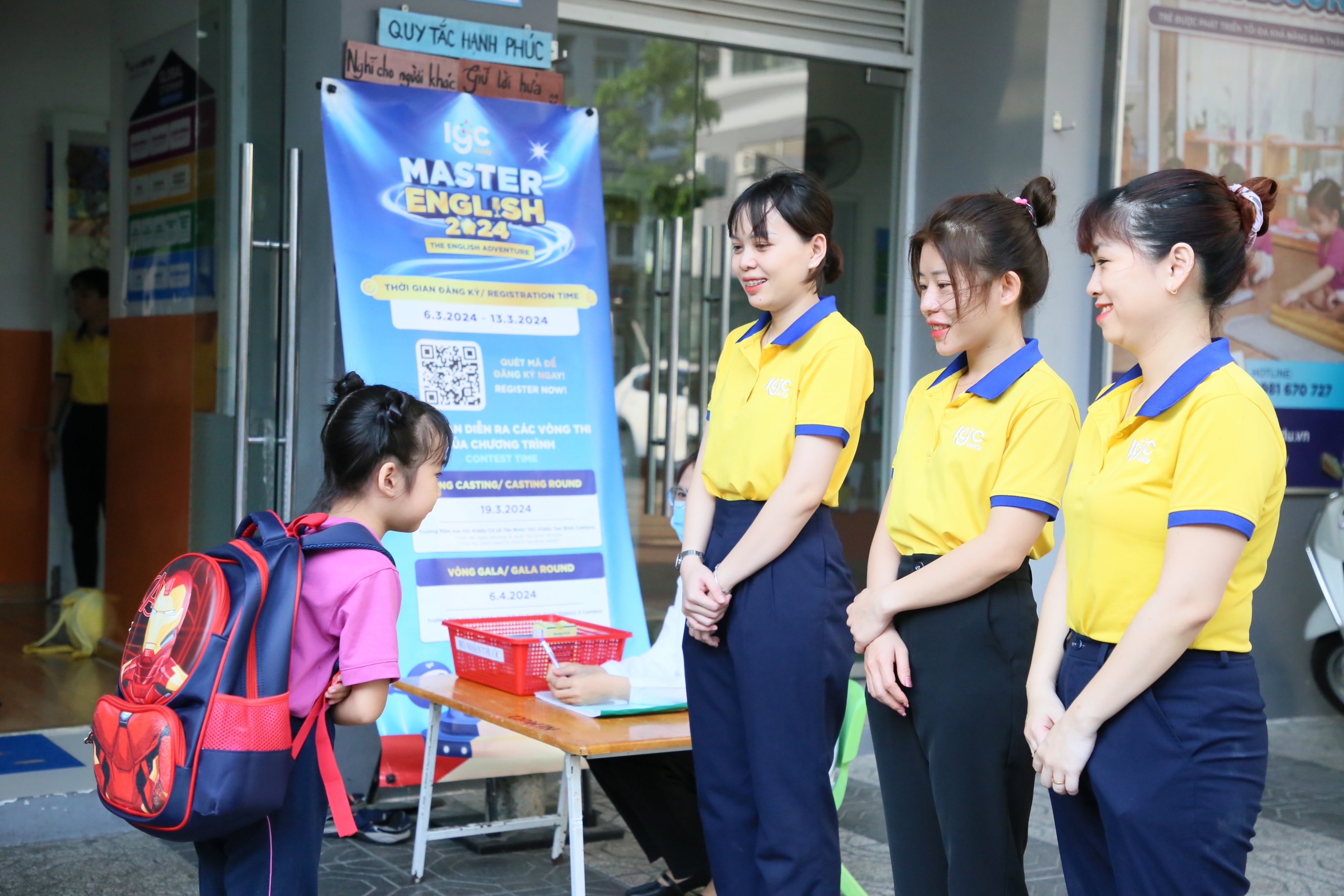 10. Giờ trả các bé về